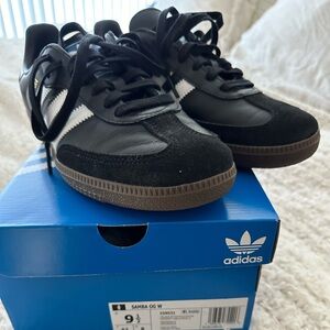Adidas Original Samba 9.5 Women’s Black/White. Worn once for photo shoot.